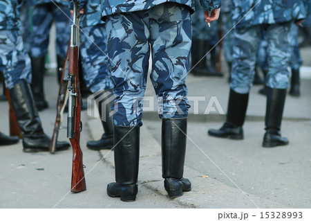 Soldiers parade boots feet 15328993