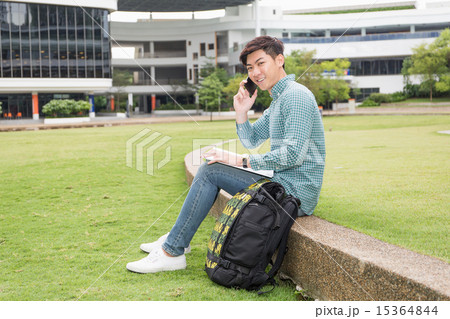 Student on the phone 15364844