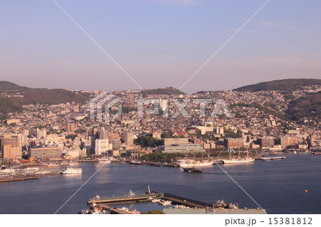 夕暮れの長崎市 15381812