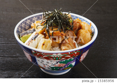 焼き鳥丼 15385956