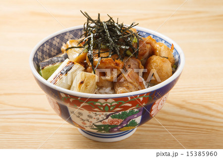 焼き鳥丼 15385960