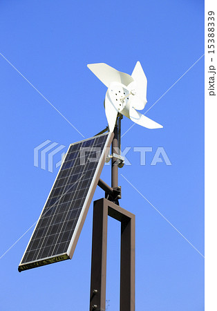 風力発電とソーラーパネル 風力発電とソーラーパネル 15388339