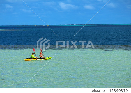 カネオヘ湾沖ココナッツ・アイランドから天使の海とカヤック カネオヘ湾沖ココナッツ・アイランドから天使の海とカヤック 15390359
