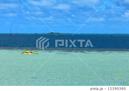 カネオヘ湾沖ココナッツ・アイランドから天使の海とカヤック カネオヘ湾沖ココナッツ・アイランドから天使の海とカヤック 15390360