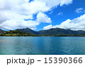 カネオヘ湾沖ココナッツ・アイランドからコオラウ山脈を一望 15390366