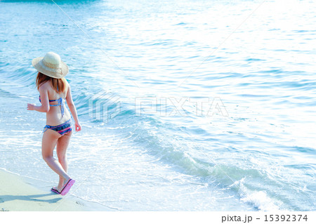 海と女性 海と女性 15392374