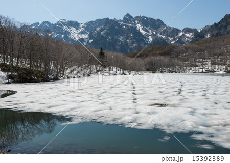 雪解けの鏡池 雪解けの鏡池 15392389