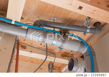 住宅建設　上下水道の配管 15393897