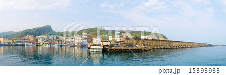 Panorama of Yehliu Fishing Harbor in Taiwan 15393933