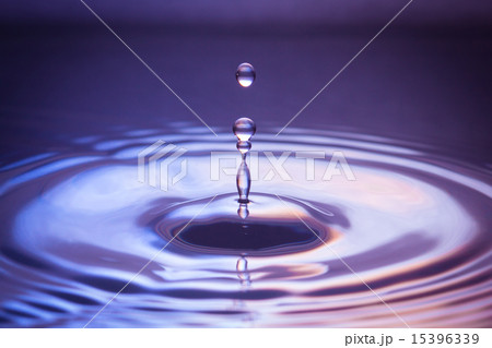 Macro drops of water, dark tone. 15396339