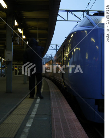 特急スーパー北斗 281系 函館駅 特急スーパー北斗 281系 函館駅 15399116
