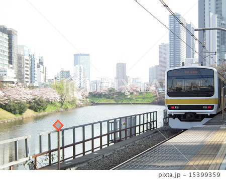 中央・総武緩行線 E231系　市ヶ谷駅 15399359