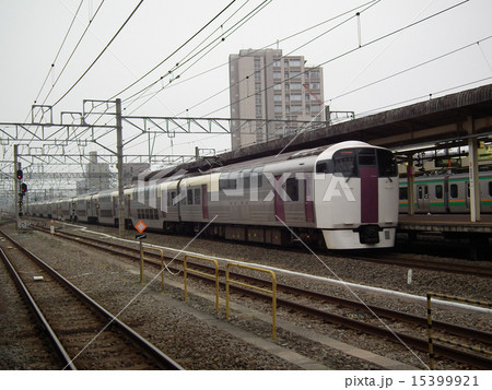 湘南ライナー 215系 茅ヶ崎駅 湘南ライナー 215系 茅ヶ崎駅 15399921