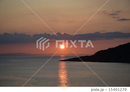 日本海に沈む夕日 15401270