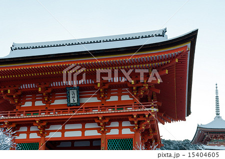雪景色の清水寺 15404605