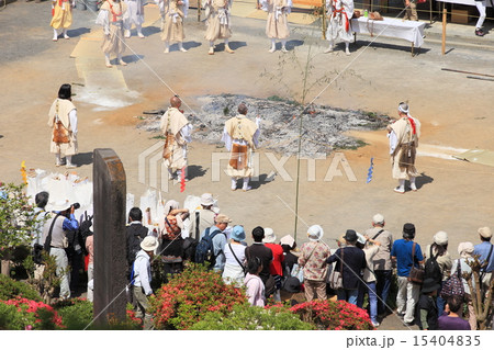 塩船観音寺火渡荒行修行 15404835