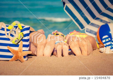 Family on the beach 15404870