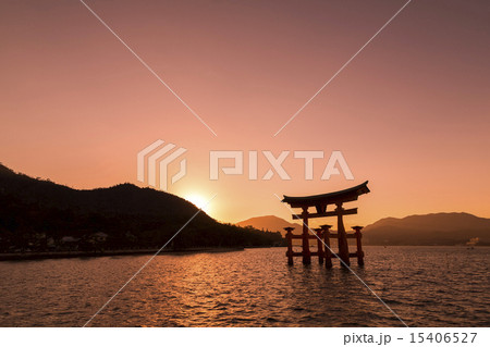 厳島神社　鳥居 15406527