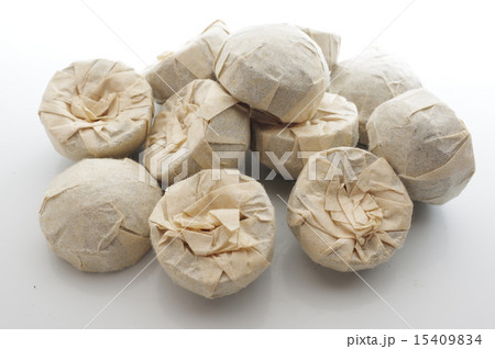 プーアル茶(小沱茶、包装、茶海入り、俯瞰) プーアル茶(小沱茶、包装、茶海入り、俯瞰) 15409834