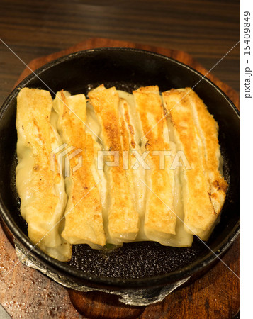 鉄鍋餃子 15409849