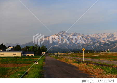 妙高山の雪形跳ね馬 15411374