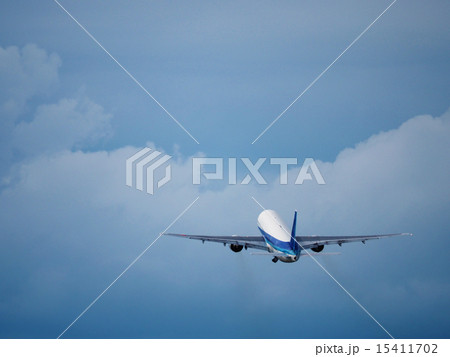 飛行機離陸 Boeing 777-200 15411702