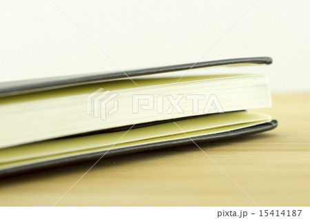 open book with incident light from the side on des 15414187