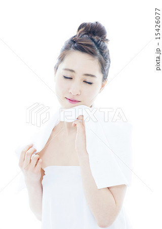 若い女子の洗顔シーン 若い女子の洗顔シーン 15426077