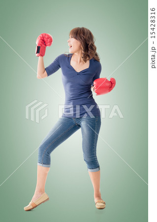 Fighting girl concept Fighting girl concept 15428316