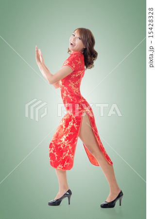 Chinese woman 15428328