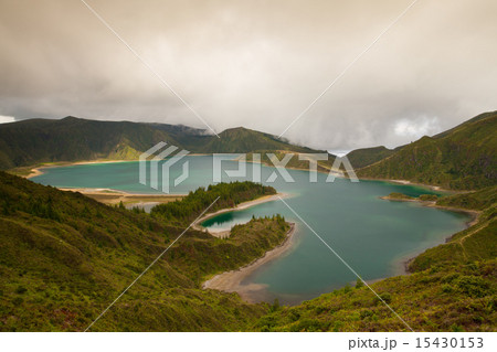 Caldera Lago di Fogo - lake on Azores Islands 15430153