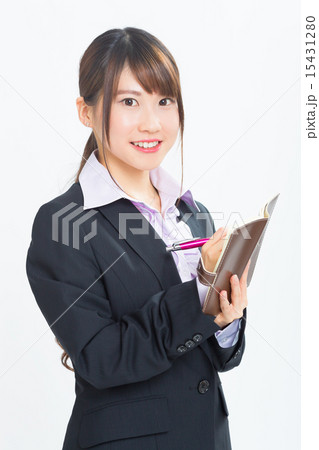 スーツを着た若いOL スーツを着た若いOL 15431280