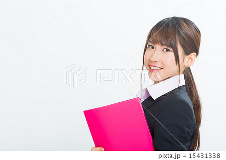 スーツを着た若いOL スーツを着た若いOL 15431338