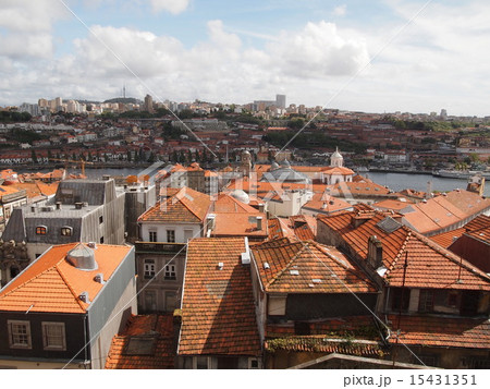 ポルトの街並み 15431351
