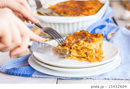 processes food mushroom lasagna, devices, hands processes food mushroom lasagna, devices, hands 15432604