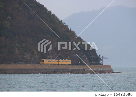 海岸線を行く呉線105系電車(三原⇔広島) 海岸線を行く呉線105系電車(三原⇔広島) 15433096