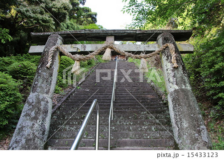 小城の須賀神社の石段。 15433123