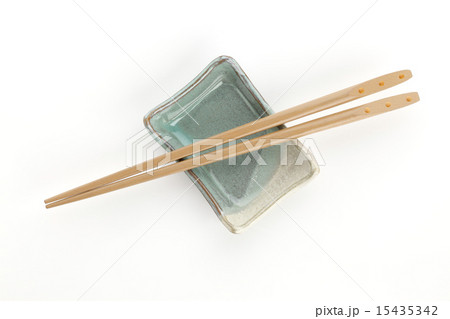 箸と醤油皿 15435342