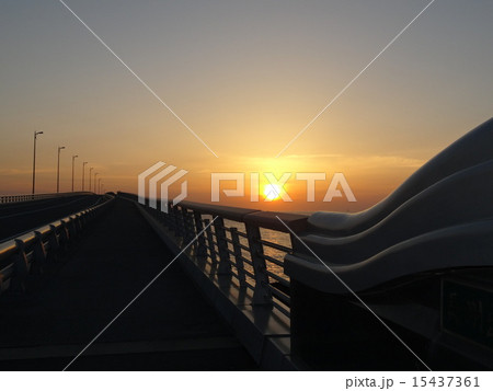 長州出島大橋と夕日 長州出島大橋と夕日 15437361