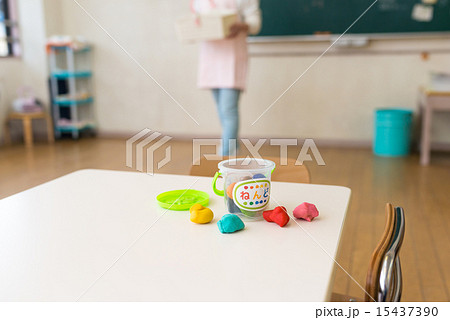 幼稚園 15437390