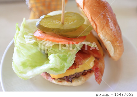 アメリカのおいしいハンバーガー アメリカのおいしいハンバーガー 15437655