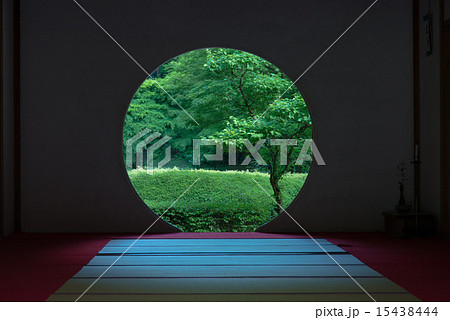 明月院の悟りの窓 15438444