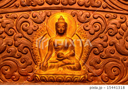 ネパール　パタン　ゴールデンテンプルのブッダ像 15441318