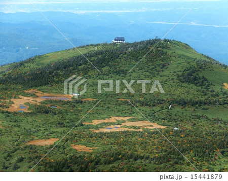 八甲田ロープウェイ山頂駅と田茂萢湿原 15441879