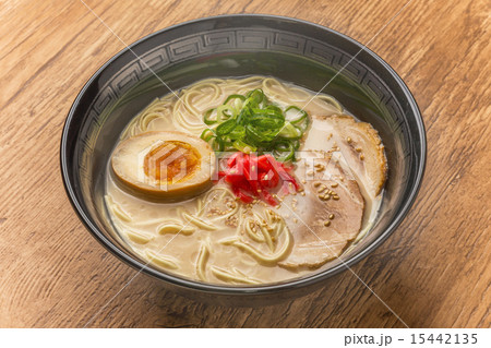 とんこつラーメン tonkotsu pork ramen Japanese food とんこつラーメン tonkotsu pork ramen Japanese food 15442135