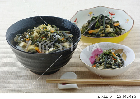 ワラビ料理 15442435