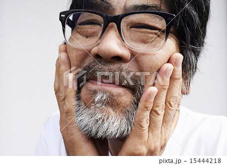 髭を生やした50代男性 髭を生やした50代男性 15444218