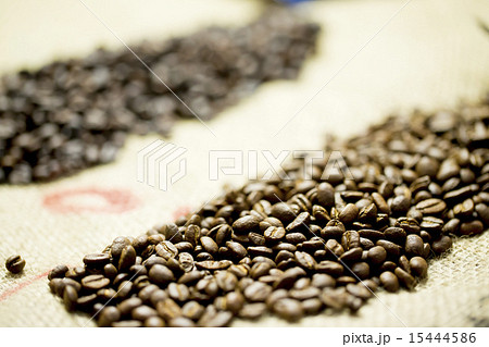 コーヒー豆 15444586
