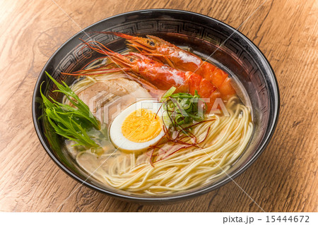 えびの塩ラーメン　ramen Japanese food 15444672