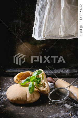 Pita bread 15445637